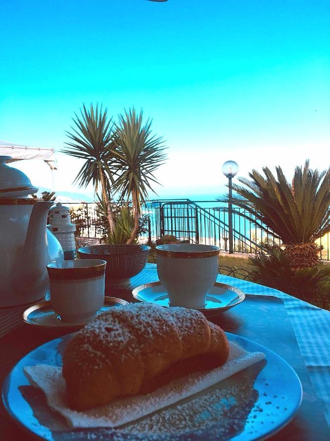 B&B "L'Eco Del Mare" Agropoli Bagian luar foto
