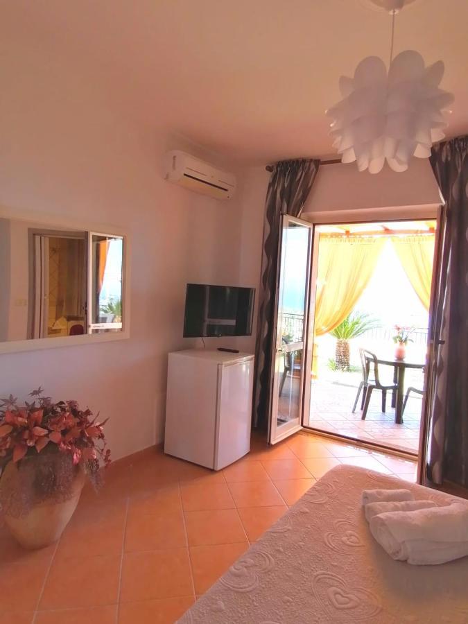 B&B "L'Eco Del Mare" Agropoli Bagian luar foto